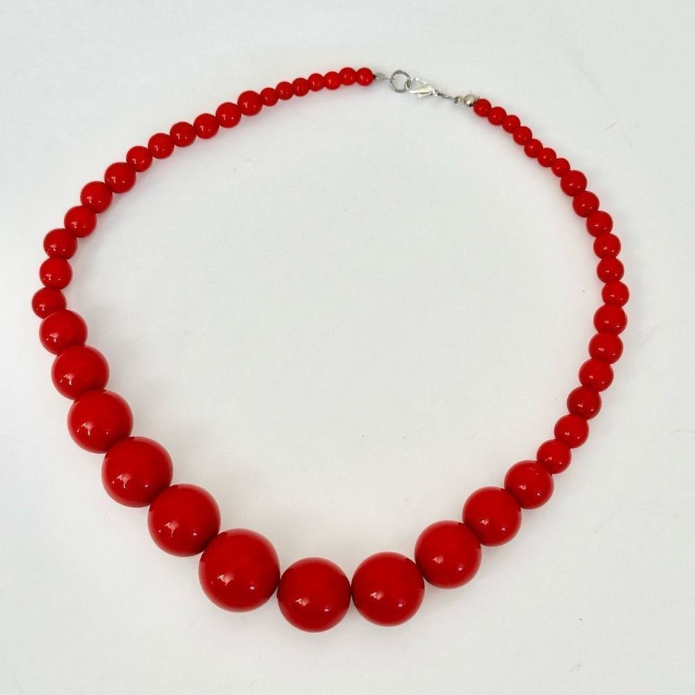 Red graduated beaded necklace - Picture 3 of 6